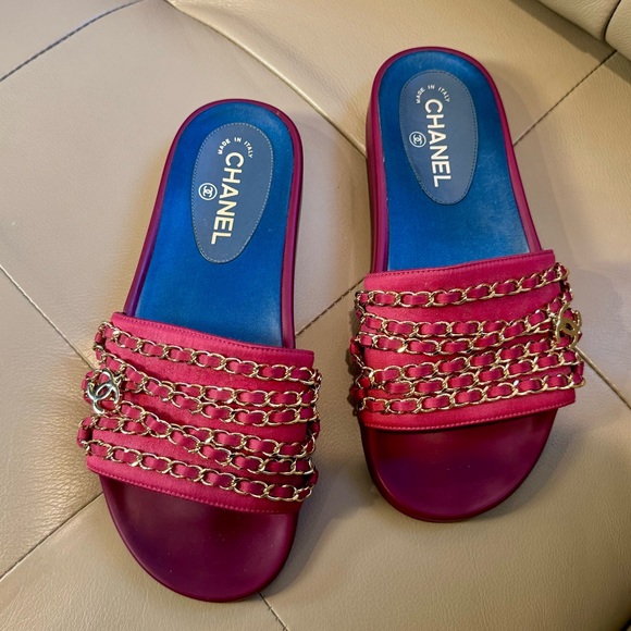 SOLD x CHANEL▪️Tropiconic Gold Logo Charm Chain Slides - Picture 2 of 10